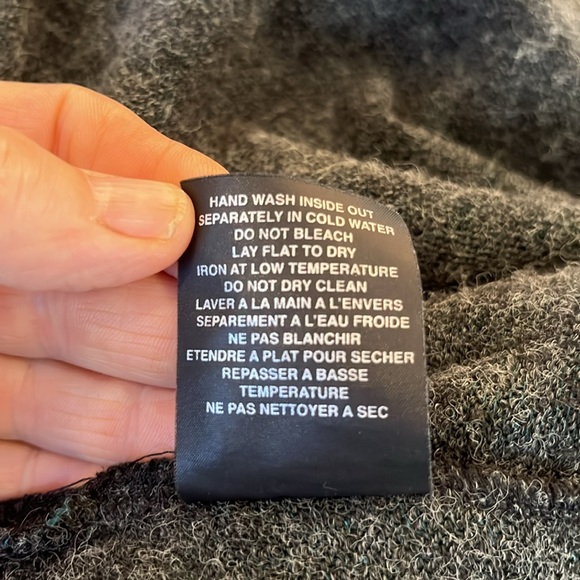 VGUC Sympli grey heather knit long sleeve hi low sweater, longer in back - Picture 9 of 9